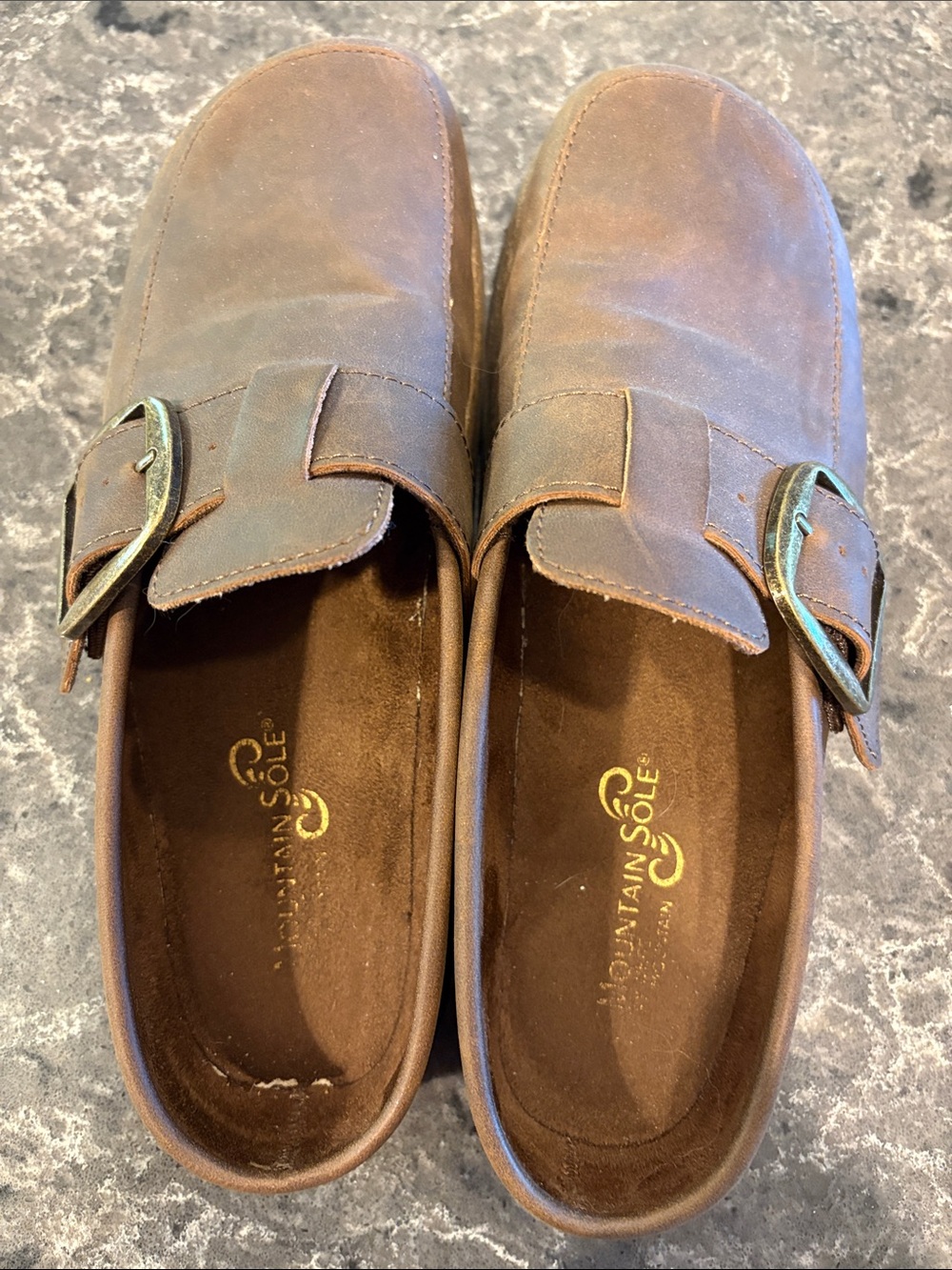 Women’s slip on Mountain Sole size 9 shoe